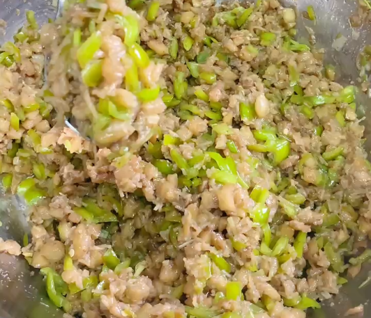 大顆粒餡包子機(jī)