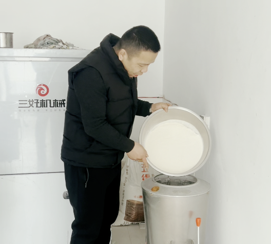 用面條機怎么拌面