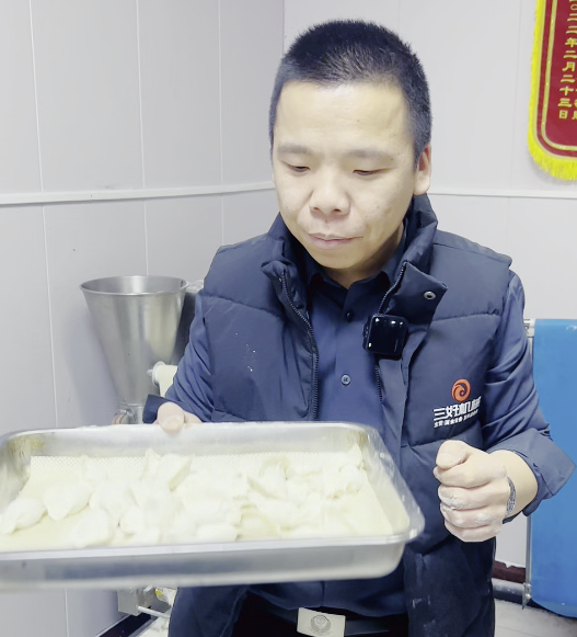 三好餃子機怎么做蝦仁餃子
