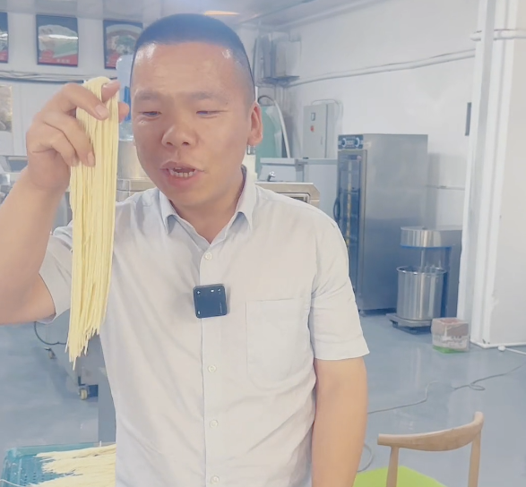 小型智能面條機